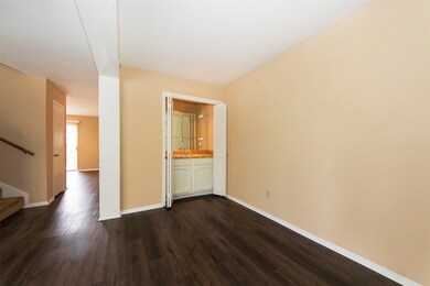 7863 Green Lawn Dr unit 7863, Houston, TX 77088 - photo 4