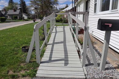 187 Rockland Ave, Manchester, NH 03102 - photo 4