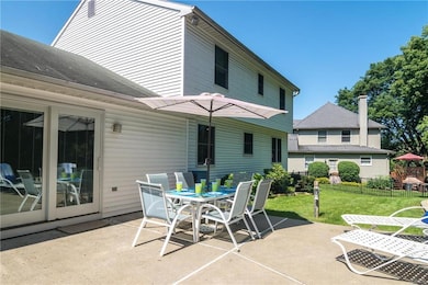 911 Pennsylvania St, Whitehall, PA 18052 - photo 3