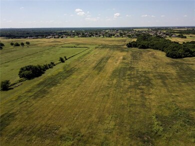 0 W Charter Oak unit B, Edmond, OK 73025 - photo 5