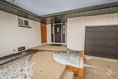 5704 E Robert St, Muncie, IN 47303 - photo 2