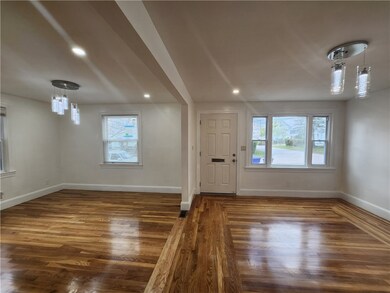 37 Hazel St, Pawtucket, RI 02860 - photo 5