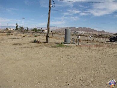 6672 Holiday Ave, Rosamond, CA 93560 - photo 7