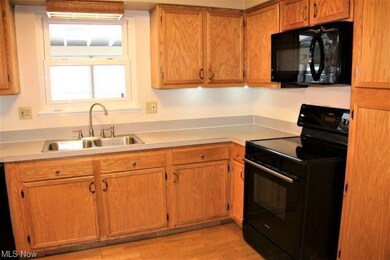 420 Buckeye Dr, Sheffield Lake, OH 44054 - photo 6