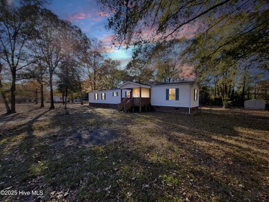 119 Edgewater Ln, Richlands, NC