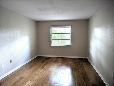 906 La Costa Cir unit 5, Sarasota, FL 34237 - photo 7