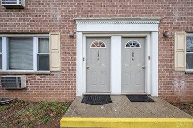 14 York Dr unit 5 B, Edison, NJ 08817 - photo 2