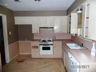 205 Holiday Cir, Pineville, LA 71360 - photo 3