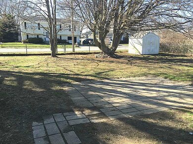 13 Wood Rd, Middletown, RI 02842 - photo 3