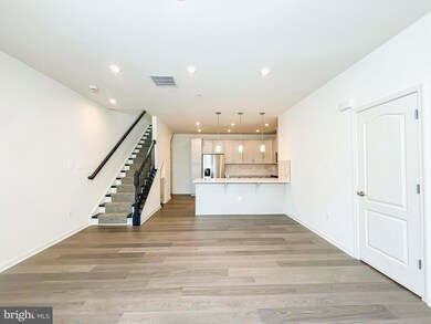 10001 -B American Pharoah Ln unit A, Laurel, MD 20723 - photo 5