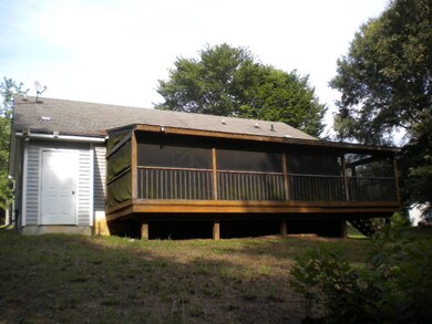 201 Stockbridge Dr, Selma, NC 27576 - photo 3