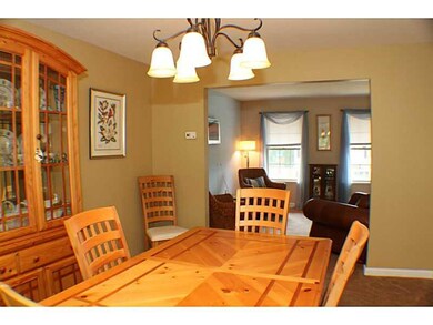 Dining Room. PLENTY OF ROOM FOR YOUR ENTERTAINING 
