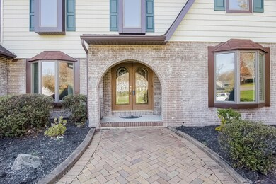 005-Front_Entrance-2600137-large