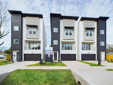 507 Weiss St, Houston, TX 77009 - photo 2