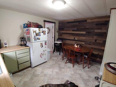 130 Kellogg St, Hardwick, VT 05843 - photo 6