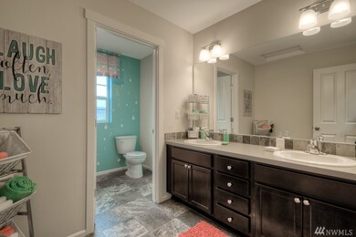 1010 Ofarrell Ln NW unit 51, Orting, WA 98360 - photo 5