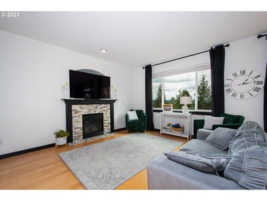 15340 SE Kempton Ct, Happy Valley, OR 97086 - photo 6