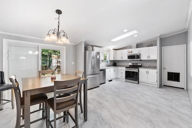 127 Shaker Rd_109