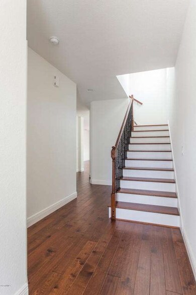 2002 Waverly Pl