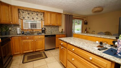 19 Mike Ln, Litchfield, NH 03052 - photo 4