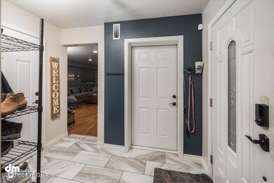 03-Front Entry_DMD_0777