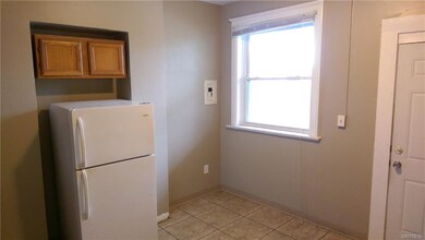Kitchen with Eat-in Area