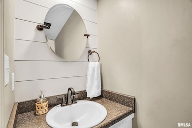 3044 Jersey Ridge Rd, Davenport, IA 52807 - photo 7