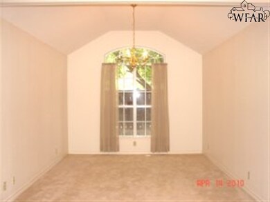 1523 Malcolm Ln, Wichita Falls, TX 76302 - photo 4