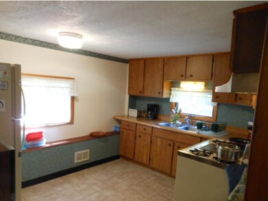 83 Goffstown Rd, Hooksett, NH 03106 - photo 4