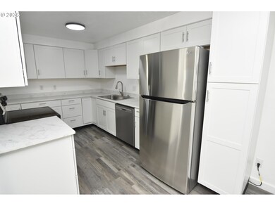 3138 Zinnia St, Eugene, OR 97404 - photo 7