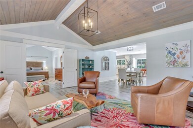Living area in the front