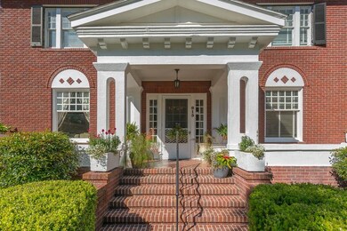 Beautiful details of Colonial Revival period.  Ver