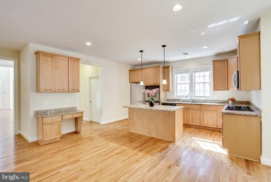 2122 Haycock Rd, Falls Church, VA 22043 - photo 7