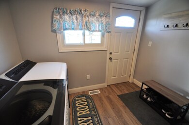 752 E Walnut St, Nappanee, IN 46550 - photo 7