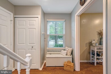 8940 Astongale Ct, Springfield, VA 22152 - photo 4