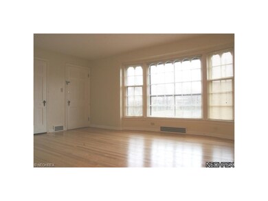 Spacious Living Room!