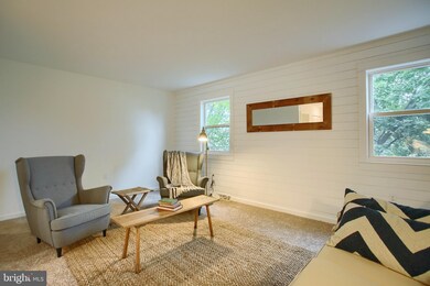 687 Jefferson St, Red Hill, PA 18076 - photo 5