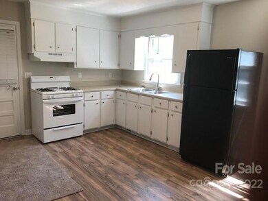 1303 Rolling Ln, Statesville, NC 28677 - photo 2