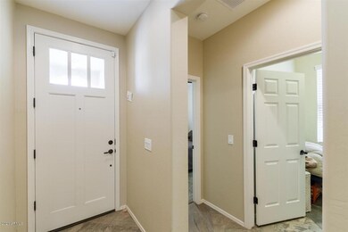 03-03 Foyer