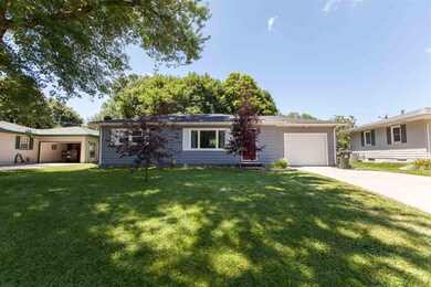 1246 Deloris Dr, Waterloo, IA 50701 - photo 2