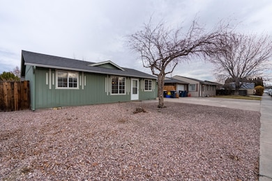 3217 SW Pumice Ave, Redmond, OR 97756 - photo 2