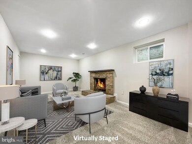 9689 Lindenbrook St, Fairfax, VA 22031 - photo 2