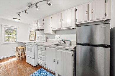 8-web-or-mls-36-shank-painter-rd-11