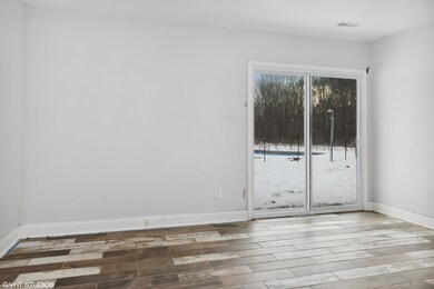 05_17917HoderRd_3_FamilyRoom_HiRes