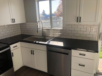 2000 Brookhurst St unit 20, Medford, OR 97504 - photo 4