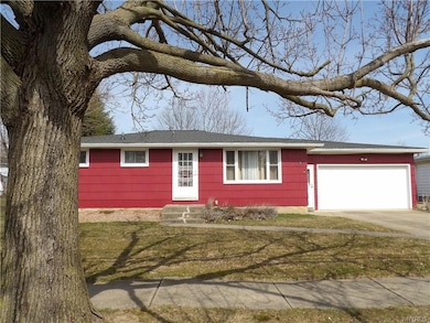 760 Castlebar Dr, North Tonawanda, NY 14120 - photo 3