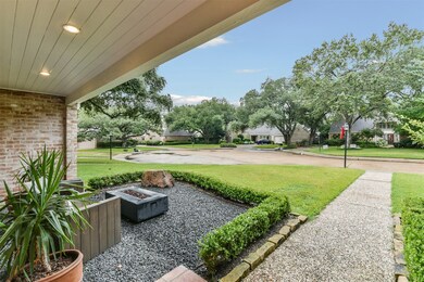 10219 Chevy Chase Dr, Houston, TX 77042 - photo 5