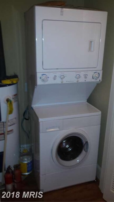 137 N Indian Aly unit 4, Winchester, VA 22601 - photo 3