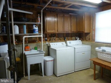 1748 Sundance Dr, Reston, VA 20194 - photo 4