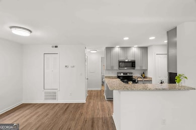 917 Wentworth Ct, Alpharetta, GA 30022 - photo 5